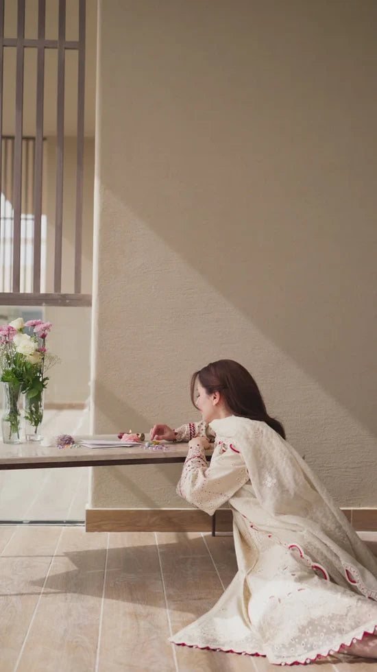 QALAMQAR-3PC CHIKANKAARI LAWN CUTWORK EMBROIDERED SHIRT WITH MANAAR EMBROIDERED CUTWORK DUPATTA AND TROUSER