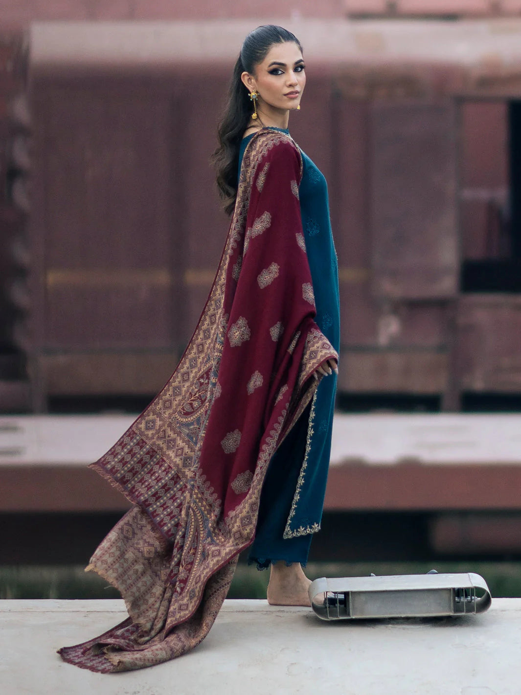 IZEL WINTER UNSTITCHED DHANAK 3PC WITH PRINTED SHAWL