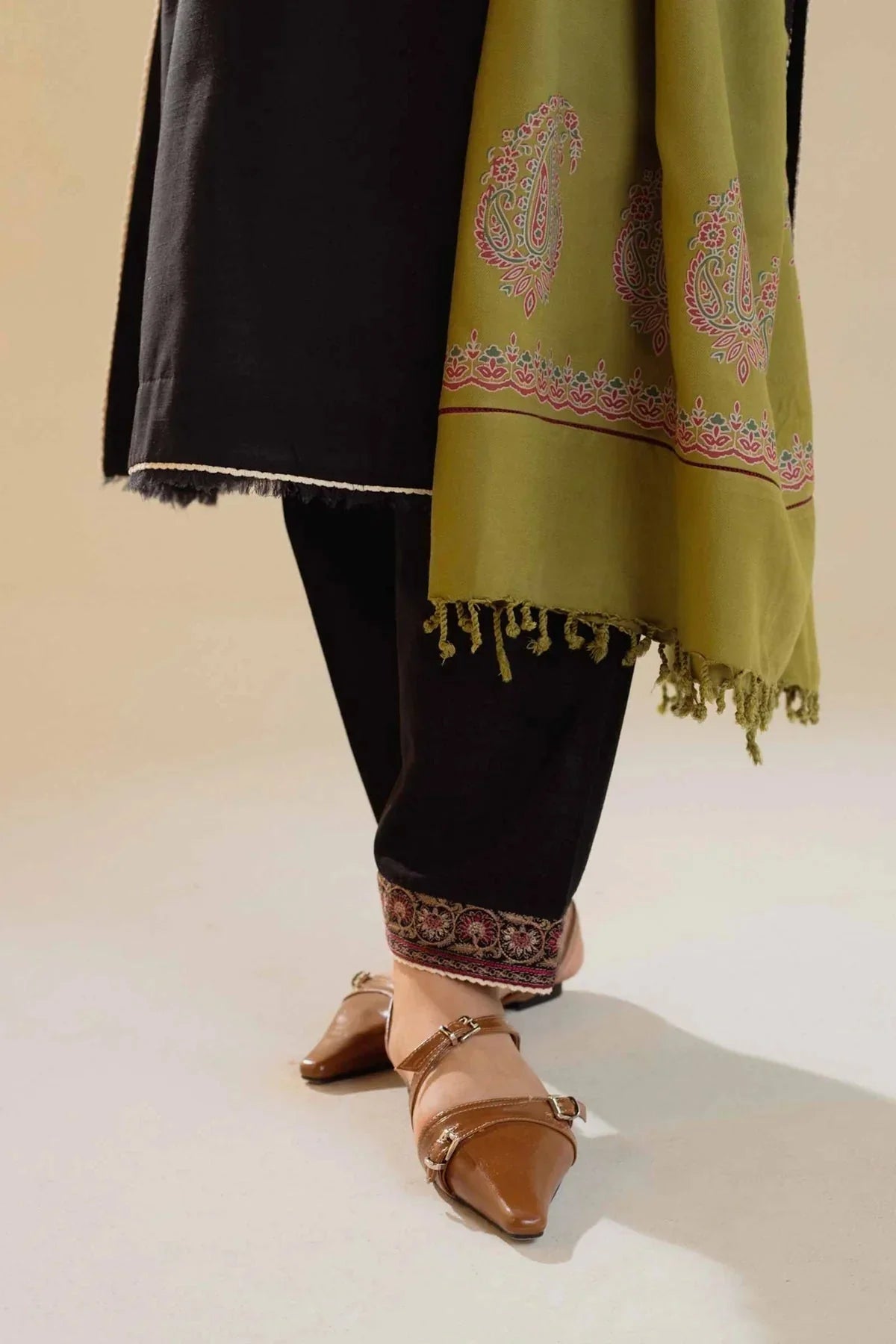 ZARA SHAH JAHAN - 3PC DHANAK EMBROIDERED SHIRT WITH PRINTED SHAWL AND TROUSER