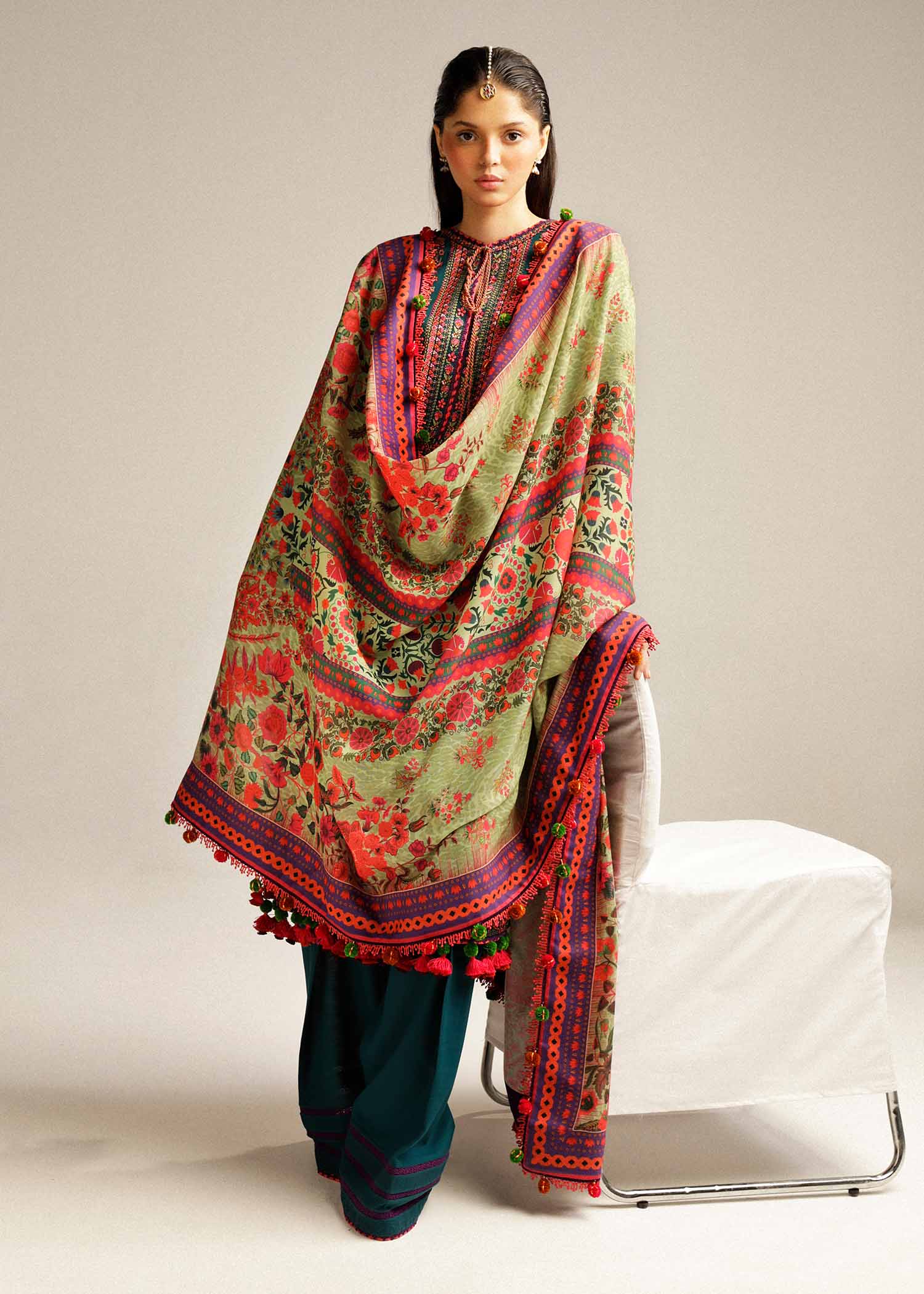HUSSAIN REHAR LUXURY
UNSTITCHED DHANAK
EMBROIDERED 3PC WITH DHANAK MARINA READY TO WEAR SHAWL