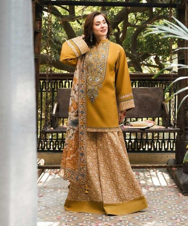 SAPPHIRE 3PC UNSTITCHED DHANAK COLLECTION