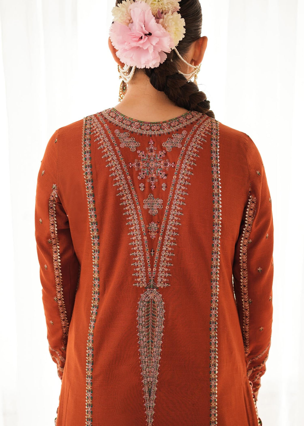 HUSSAIN REHAR LUXURY
UNSTITCHED DHANAK
EMBROIDERED 3PC WITH DHANAK MARINA READY TO WEAR SHAWL