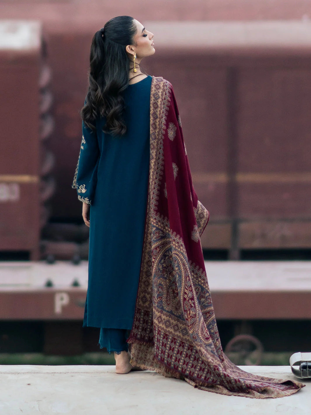 IZEL WINTER UNSTITCHED DHANAK 3PC WITH PRINTED SHAWL