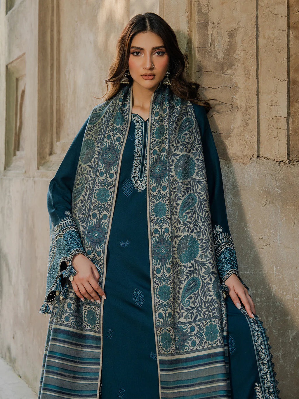 IZEL LUXURY
UNSTITCHED WINTER DHANAK EMBROIDERED
3PC WITH DIGITAL PRINTED WOOL SHAWL