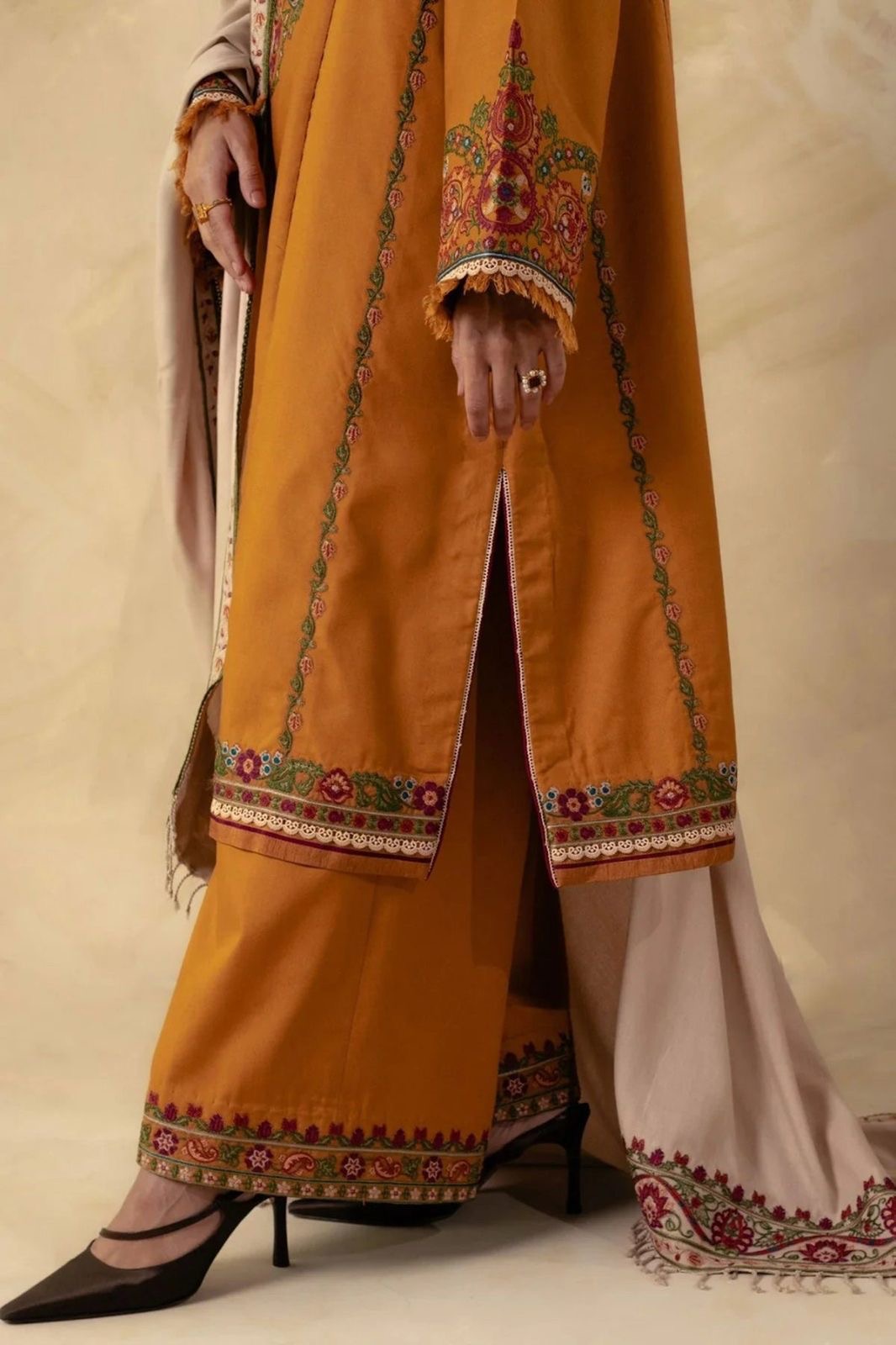 Coco unstitched 3 pc Dhanak collection
