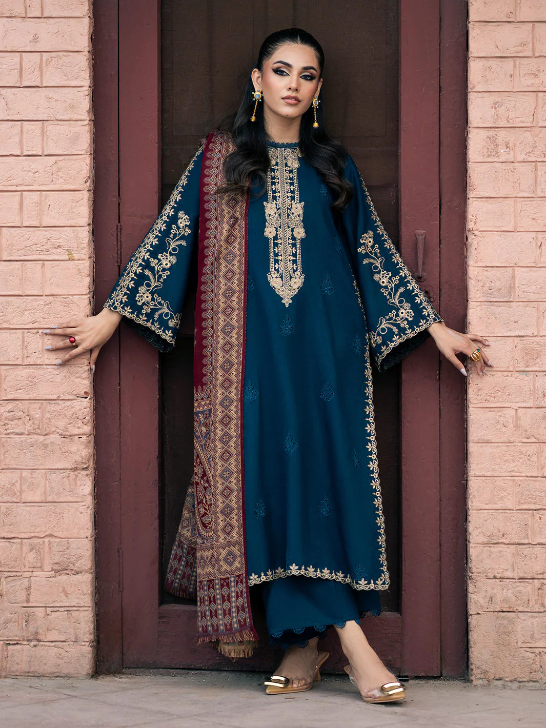 IZEL WINTER UNSTITCHED DHANAK 3PC WITH PRINTED SHAWL