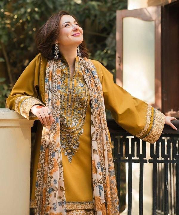 SAPPHIRE 3PC UNSTITCHED DHANAK COLLECTION